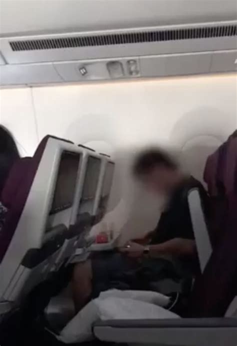 Plane Passenger S Disgusting Act With Airline Blanket On Flight Shocks Viewers Daily Star