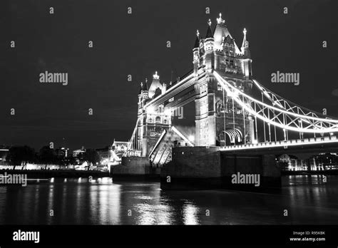 Londonengland June 3rd 2014 London Bridge At Night Tower Bridge In