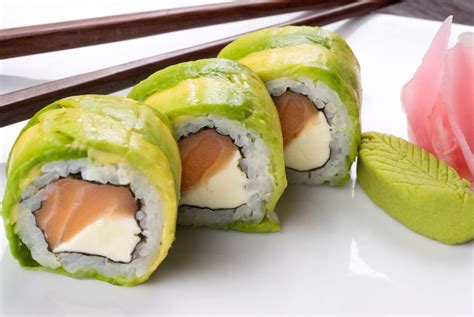 Envueltos En Palta Maki Sushi