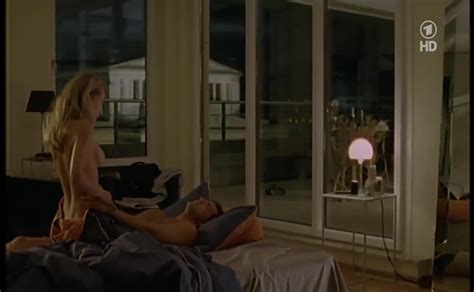 Florian Fitz Butt Shirtless Scene In Kuss Mich Kanzler Aznude Men