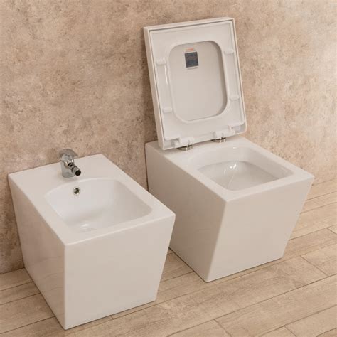 Sanitari Bagno Square Filo Parete In Ceramica WC E Tavoletta Di Design