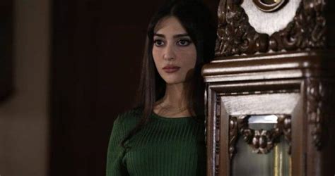 İpek filiz yazıcı hakkında merak edilenleri ele aldığımız bu sayfada ise detaylarıyla birlikte i̇pek filiz yazıcı hayatı ve yaşamı, kaç yılında doğdu? Bir Zamanlar Çukurova'nın Müjgan'ı Melike İpek Yalova ...