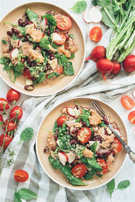Quick lunch that uses up the leftovers from last night's salmon.or you can used canned salmon instead. Smoked Salmon and Quinoa Salad with Radishes | Recipe ...