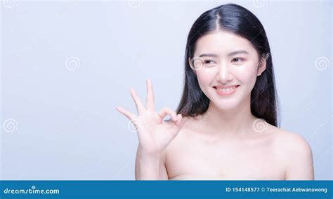 Naked Asian Lady
