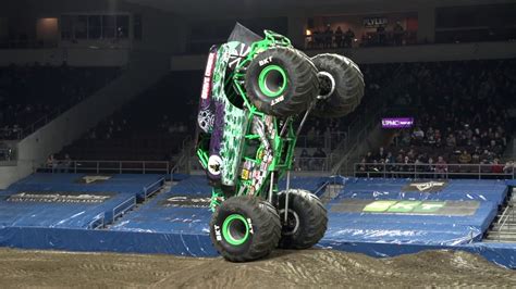 Grave Digger Winning Freestyle Erie Pa Monster Jam 2018 Youtube