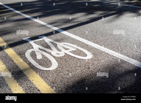 Cycle Lane Road Markings And Double Yellow Lines Stock Photo Alamy