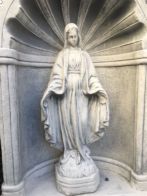 Mutter Gottes Madonna Maria Sch Ne Wei E Steinstatue In Kapelle