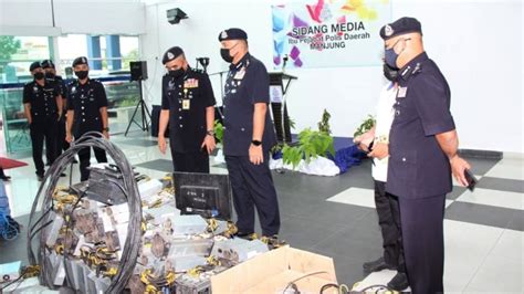 Malaysia Seizes 1720 Bitcoin Mining Machines In Electricity Theft