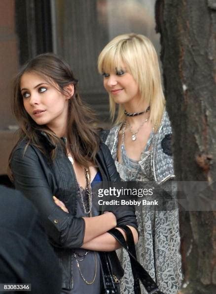 willa holland and taylor momsen on location for gossip girl on news photo getty images