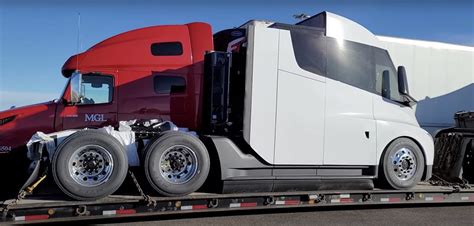 A Closer Look At Teslas Latest Semi Electric Truck Prototype Electrek