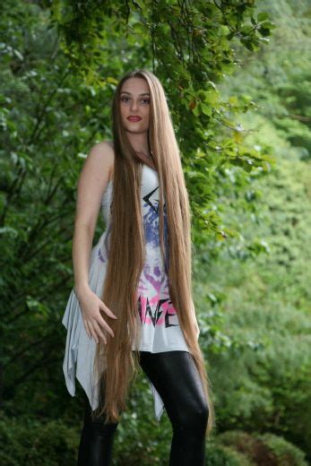 Long Blonde Hair Down To Her Knees Long Hair Styles Long Hair Women Long Hair Pictures