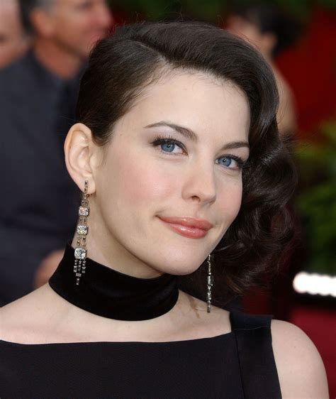 Beautiful Liv Tyler Attended The 2004 Oscars Wearing Hstern Déco