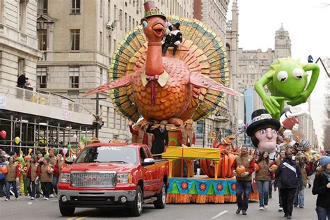 Photos Macys Thanksgiving Day Parade Floats From 1924 To Today