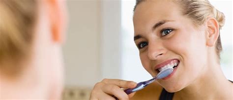 Study Reveals Recording Selfies While Brushing Teeth Can Improve Oral