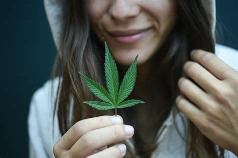 I live in california, a state that just signed into law a bill that allows people to break the windows of cars if it took me awhile to get a cannabis card, years after i moved to the bay area in fact. What Happens to Your Body When You Smoke Weed, Says Science | Eat This Not That