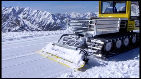 A new Snow Rabbit 3 snow groomer - YouTube