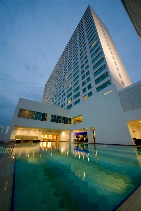 Pullman Kuching Pool Pictures And Reviews Tripadvisor