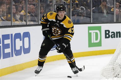 Torey Krug St Louis Blues Agree To 7 Year Contract For 65 Million