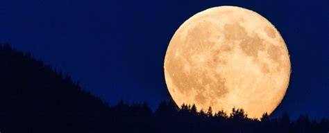 Here are the dates and times of each full moon appearing in 2021. Best Time To View Supermoon 2021 | Christmas Day 2020