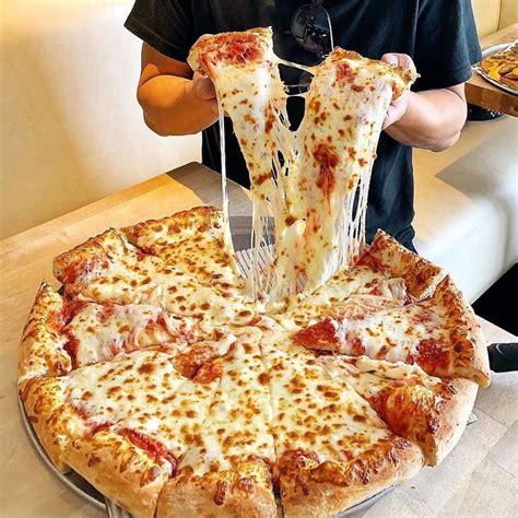 A Mad Cheese Pizza Pull Think Food I Love Food Good Food Pretty