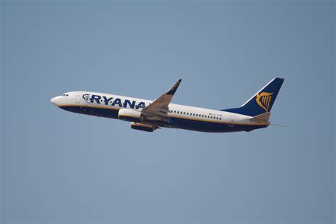 ryanair-lowers-charges-and-allows-extra-bag-in-customer