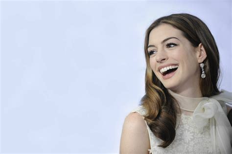 Anne Hathaway Smiling Face Wallpapers Wallpaper Cave