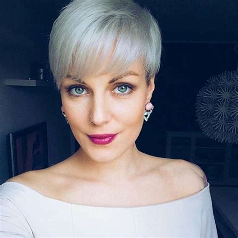 Here is a gorgeous example in a light gun metal gray. 16 Gray Short Hairstyles and Haircuts For Women 2017 ...