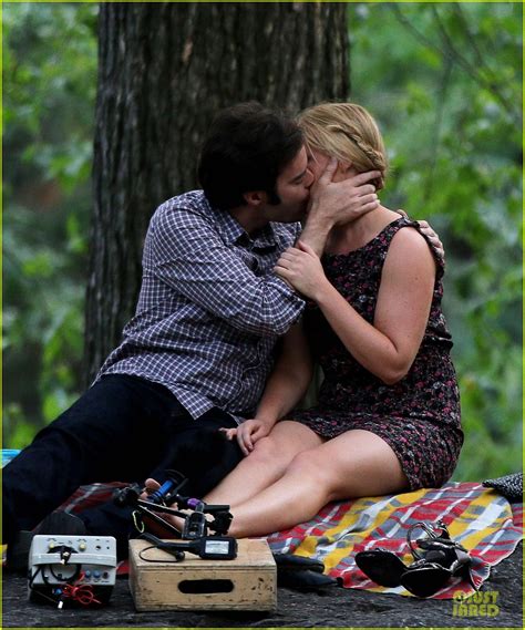 Bill Hader And Amy Schumer Kissing In Central Park For Trainwreck Photo 3145174 Amy Schumer