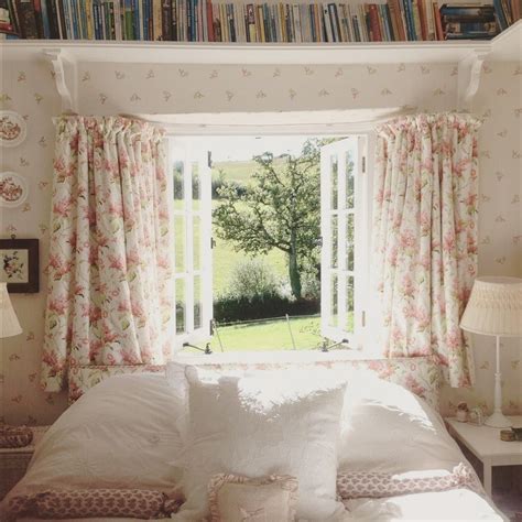 Pin By Octoberdaysea On Bedroom Cottage Room Country Cottage Decor