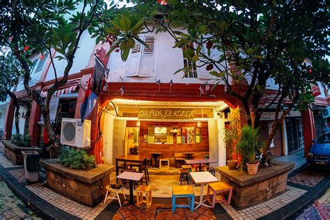 Di johor bahru, banyak sekali penjaja kuliner mulai dari warung kaki lima alias street food sampai rumah makan bintang lima. Tempat makan best di Johor - Lebih 50 tempat menarik ...
