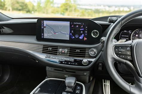 Lexus Ls To Get New Infotainment Different Tweaks Report