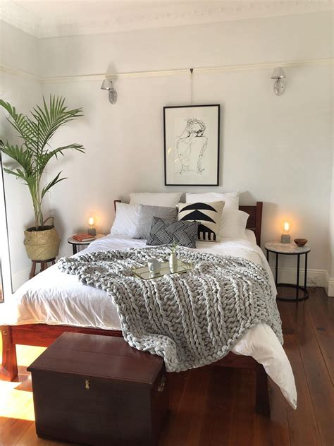 Tropical Bedroom Decor