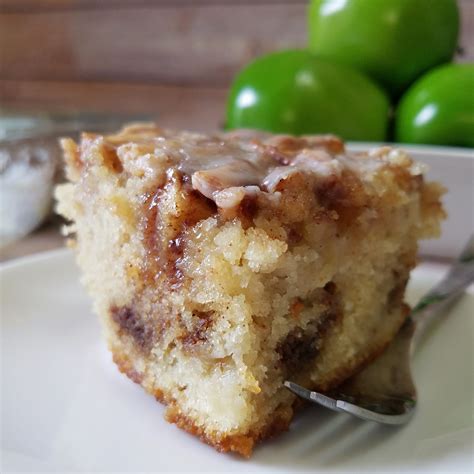 Apple Cinnamon Roll Cake Rumbly In My Tumbly