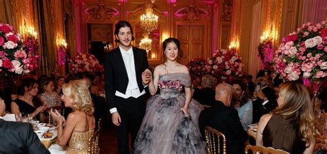 Titles and styles of the princely house. Bal des débutantes 2019 : Photos des robes des princesses ...