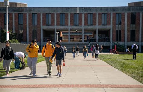 Critics Want Californias College Aid Program To Help Poorer Students