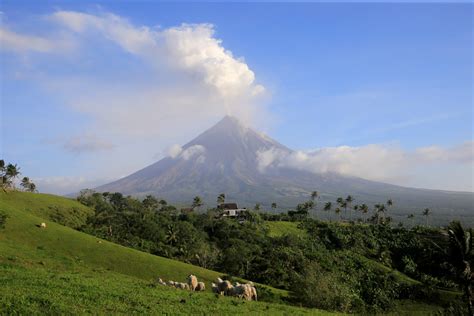 Philippines Mount Mayon Volcano Human Rights And Public Liberties