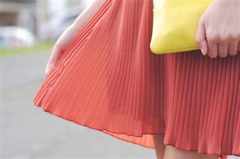 How To Style A Pleated Skirt