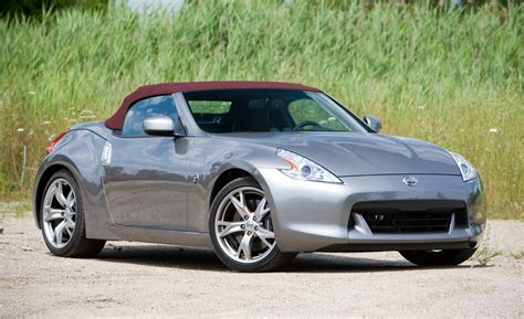 However it's not too day there are some down sides to the car as well. 2010 Nissan 370Z roadster | | SuperCars.net