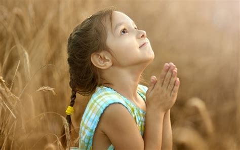 Gambar Anak Berdoa Kristen
