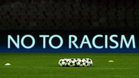 Nebu Verdächtig Einbildung Gegen Rassismus Im Fußball Außerdem Regel Liefern