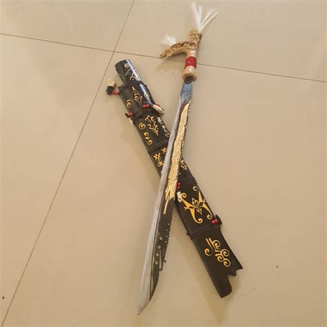 Jual Mandau Senjata Tradisional Khas Suku Dayak Model Naga Panjang Cm Cokelat Cm Kab