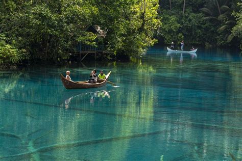 Foto Danau Paisupok Keindahan Danau Sebening Kaca Di Banggai Kepulauan