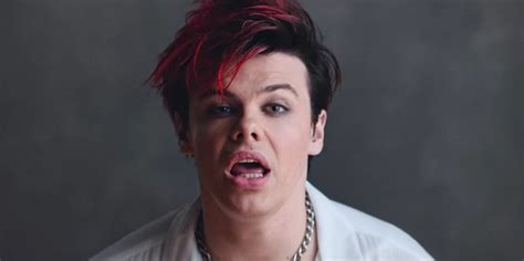 yungblud opens up about sexuality talks male hookups