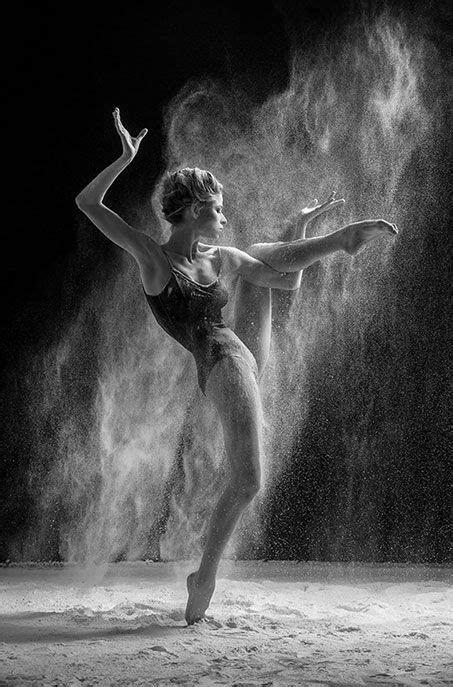 dance with flour by alexander yakovlev danseur contemporain danseuse photographie