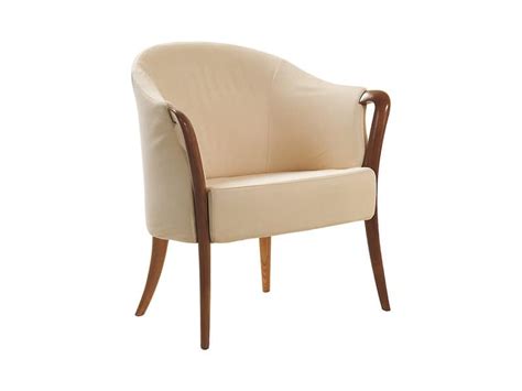 Design stuhl klassiker mit sitz aus abs und stuhlbein aus natürlichem getöntem buchenholz und schwarzem lackiertem stahl. Sitze Stühle Modern IDF