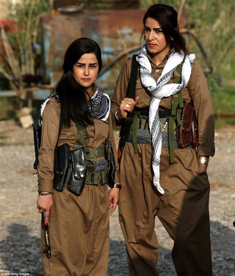 peshmerga fighters celebrate persian new year as they prepare to fight isis daily mail online