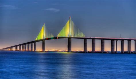 Sunshine skyway bridge is a highway bridge in tampa bay, florida, that crosses 29,040 feet (5.5 miles or about 8.85 km). Everyone Should Visit The Remarkable Sunshine Skyway Bridge In Florida | Sunshine skyway bridge ...