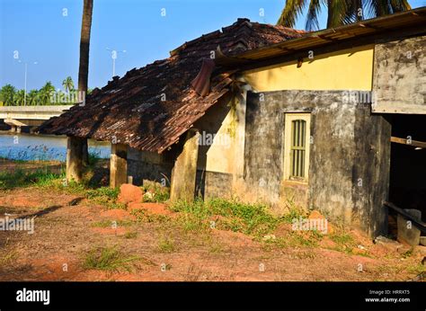 Mangalore Tile Roof Hi Res Stock Photography And Images Alamy