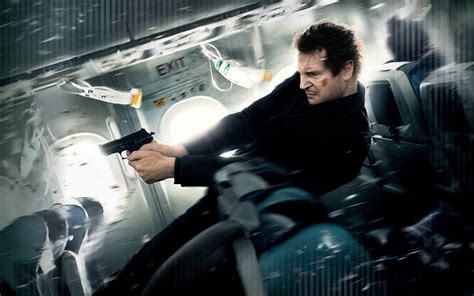 It follows a federal air marshal who must find a killer on an international flight after receiving texts saying someone on board will be executed every 20 minutes until financial demands. Non-Stop: Liam Neeson de nuevo como el mayor badass