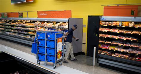 Walmart Puts Its Eggs in a Time-Saving Basket: Grocery Pickup - The New ...